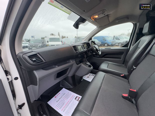 Vauxhall Vivaro AUTO LWB L2H1 Low Roof 3100 Dynamic Air Con SELECT 12