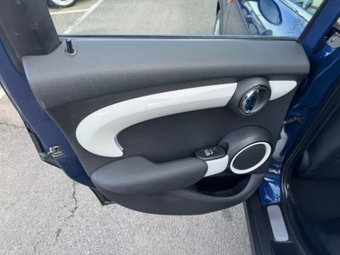 Mini Hatch COOPER 5