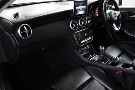 Mercedes-Benz A Class A 180 D SPORT 34