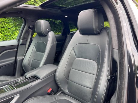 Jaguar F-Pace 2.0 D180 Chequered Flag Auto AWD Euro 6 (s/s) 5dr 39
