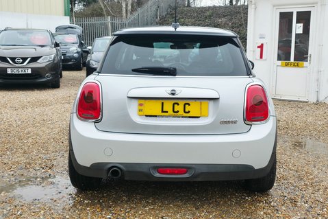 Mini Hatch COOPER.. 6 SERVICES.. ONLY £20 ROAD TAX.. STUNNING EXAMPLE 10