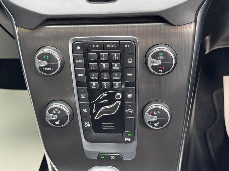 2015 Volvo V40 — image 29
