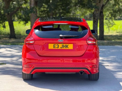 Ford Focus 1.5 Focus Zetec S Red Edition 5dr 9