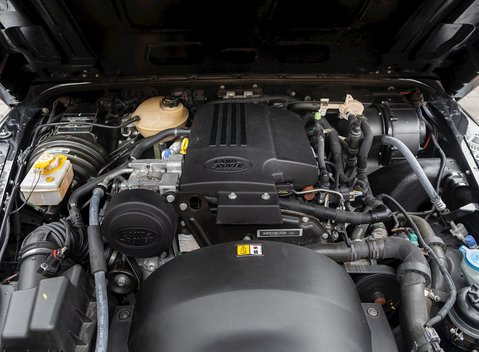 Land Rover Defender 90 Urban Truck 30