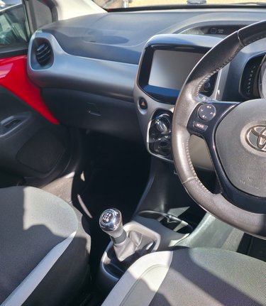 Toyota Aygo 1.0 VVT-I X-PLAY FULL SERVICE HISTORY! 9 SERVICES! BLUETOOTH! 3
