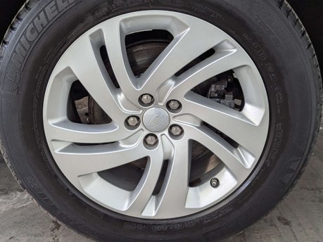 Land Rover Discovery Sport 2.0 Discovery Sport R-Dynamic S D Auto 4WD 5dr 31