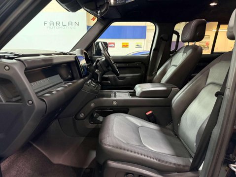 Land Rover Defender 3.0 D300 MHEV X-Dynamic HSE SUV 5dr Diesel Auto 4WD Euro 6 (s/s) (300 ps) 41
