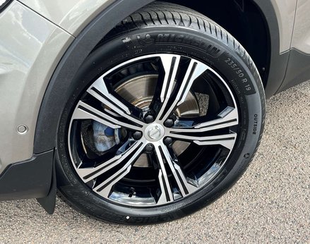 Volvo XC40 2.0 XC40 Inscription Pro T4 Auto 5dr 3