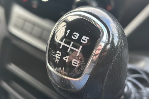 Iveco Daily 35C14 Toolpod Tipper - Rear Camera 33