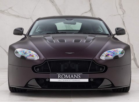 Aston Martin Vantage S V12 18