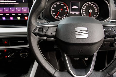 SEAT Arona TSI SE TECHNOLOGY 18