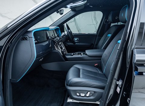 Rolls-Royce Cullinan Series II Black Badge 30