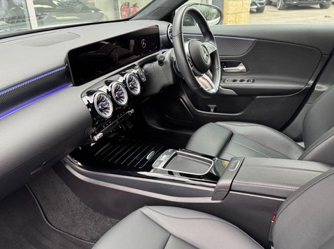 Mercedes-Benz A Class A 180 SPORT EXECUTIVE MHEV 17