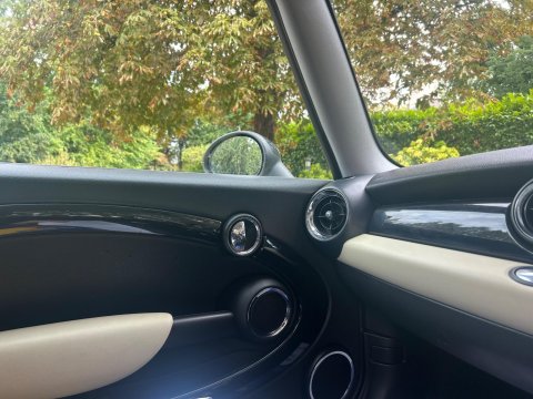 Mini Clubman 1.6 Cooper Estate 5dr Petrol Steptronic Euro 4 (120 ps) 17