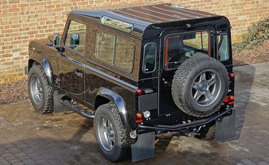 Land Rover Defender T40 12