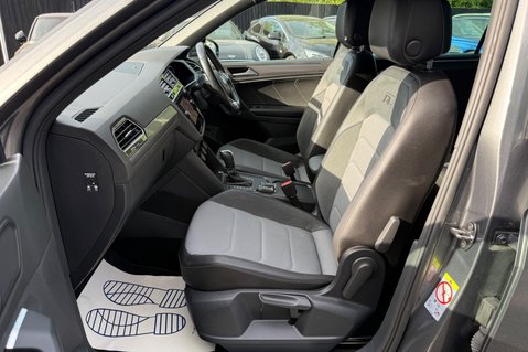 Volkswagen Tiguan R-LINE TECH TSI EVO DSG -CAMERA -FULL VW SERVICE HISTORY  4