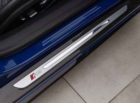 Audi R8 V10 Performance Carbon Black Spyder 13