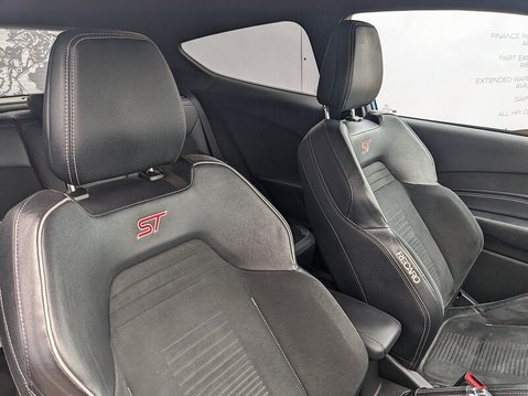 Ford Fiesta ST-3 13