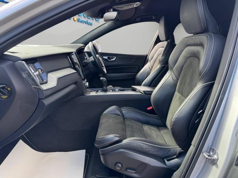 Volvo XC60 2.0 D4 R-Design AWD Euro 6 (s/s) 5dr 43