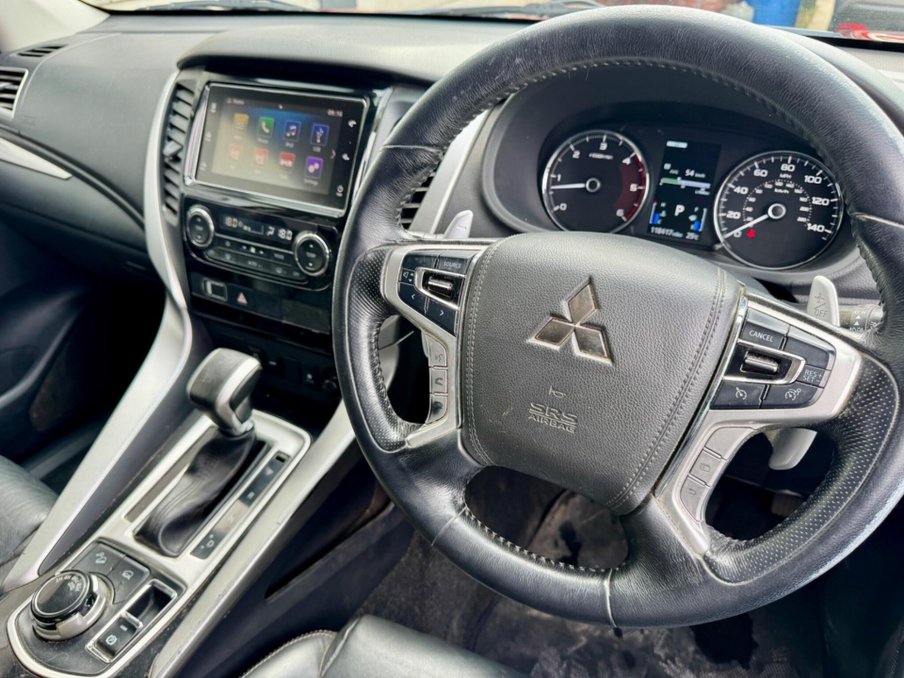 2020 Mitsubishi Shogun Sport — image 2