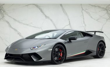 Lamborghini Huracan LP640-4 Performante 6