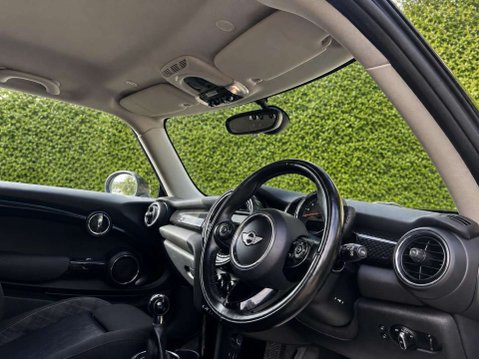 Mini Hatch 2.0 Cooper SD 3dr 10