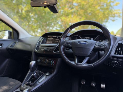 Ford Focus 1.5 Focus Zetec S Red Edition 5dr 2