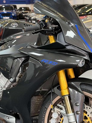 Yamaha R1M 1000 Super Sports Petrol Manual (200 ps) 1