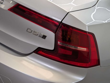 Volvo S90 2.0 S90 Inscription D5 PowerPulse AWD Auto 4WD 4dr 43