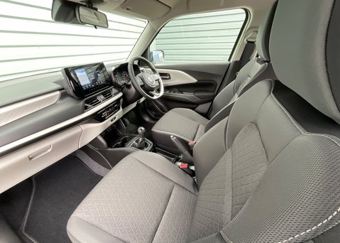 Suzuki Swift Motion 1.2 Mild Hybrid 11