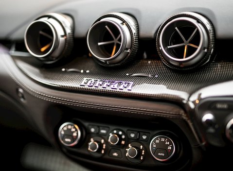 Ferrari F12 Berlinetta 37