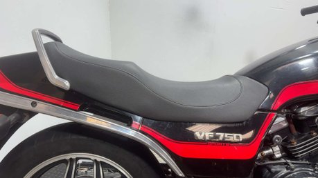 Honda VF750 MAGNA 1982 RUNNING PROJECT BIKE CLASSIC V4 750CC CRUISER 18