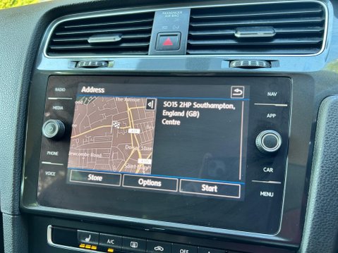 Volkswagen Golf SE NAVIGATION TSI EVO DSG 4