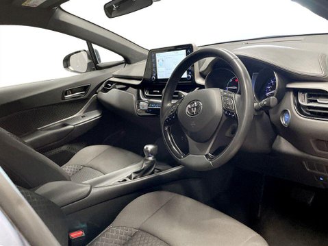 Toyota C-HR 1.8 VVT-h GPF Icon SUV 5dr Petrol Hybrid CVT Euro 6 (s/s) (122 ps) 12