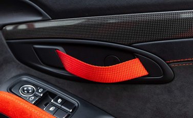 Porsche 911 GT2 RS (991) 23