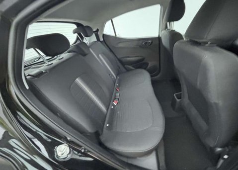 Hyundai i10 1.0 SE Connect Hatchback 5dr Petrol Auto Euro 6 (s/s) (67 ps) 9