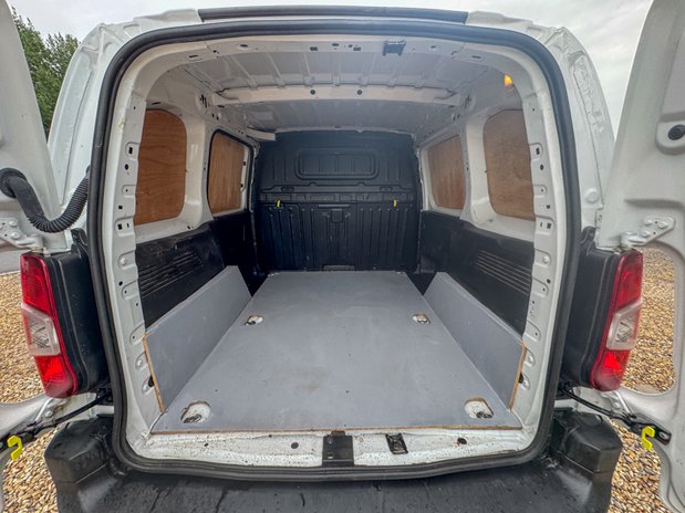 Peugeot Partner SWB L1H1 Low Roof Professional Air Con EURO 6 9