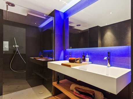 Rural charm with 21st century style 9