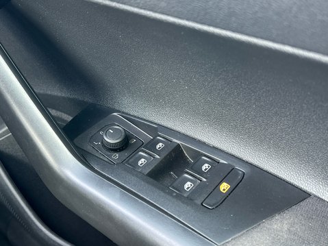 Volkswagen Polo LIFE TSI DSG 36