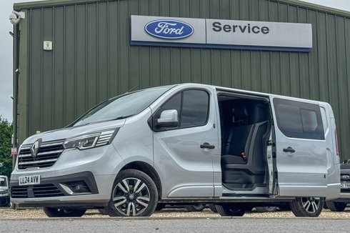 Renault Trafic Crew Cab AUTO LWB L2H1 Low Roof Sport LL30 Air Con Alloys Sensors EURO 6