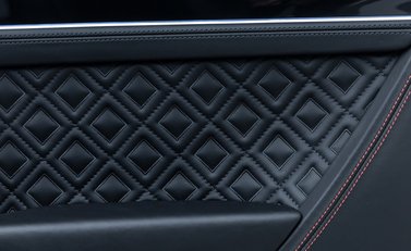 Bentley Continental GTC V8 31