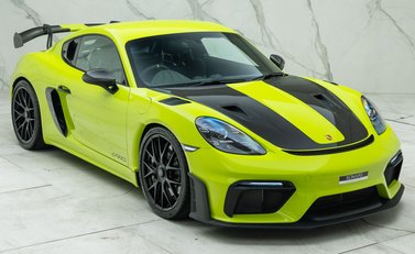Porsche Cayman GT4 RS (718) 11