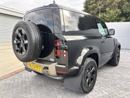 Land Rover Defender 90 D300 Hard Top X-Dynamic HSE 6