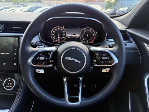 Jaguar F-Pace 2.0 D200 MHEV R-Dynamic SE Black SUV 5dr Diesel Auto AWD Euro 6 (s/s) (204 37
