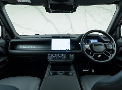 Land Rover Defender 110 OCTA EDITION ONE 24