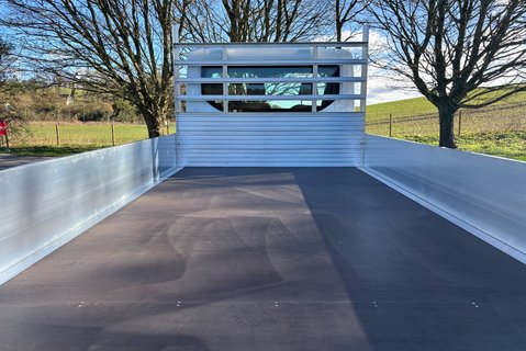 Ford Transit 350 Drw L4 130 ps Single Cab Dropside Truck - No VAT - Tow Axle 10