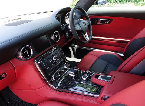 Mercedes-Benz SLS AMG Roadster 4