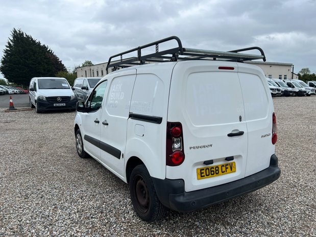 Peugeot Partner SWB L1H1 Low Roof Professional Air Con EURO 6 NO VAT 8
