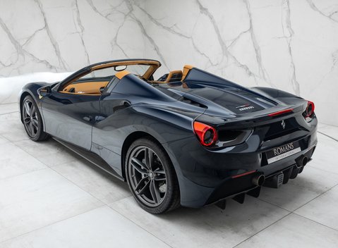 Ferrari 488 SPIDER 15