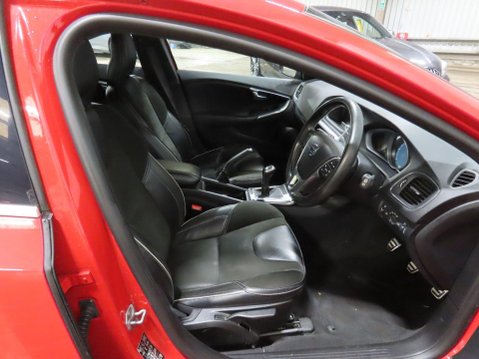 Volvo V40 2.0 D2 R-Design Euro 6 (s/s) 5dr 7